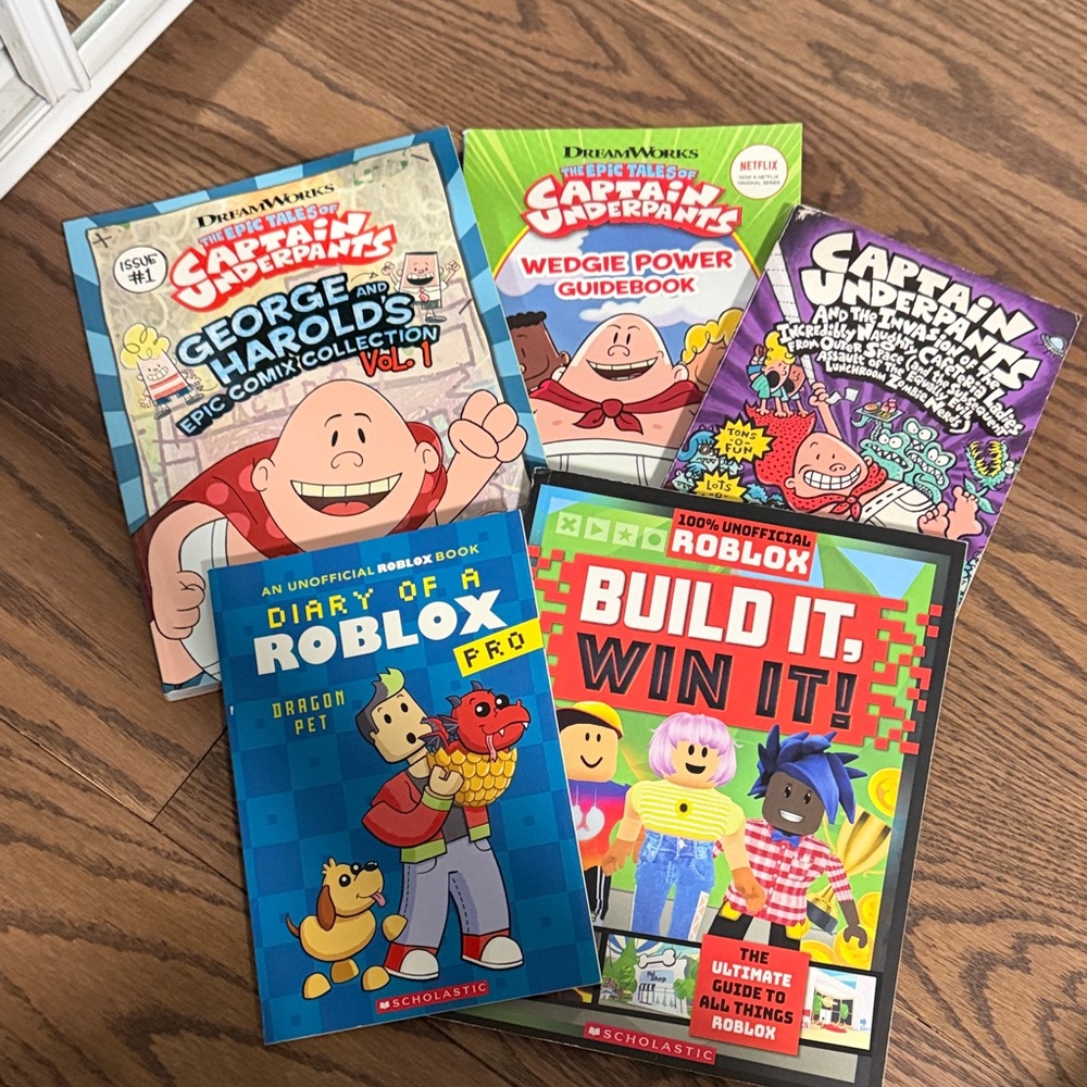 DreamWorks Captain Underpants and Roblox Puzzle Book Set